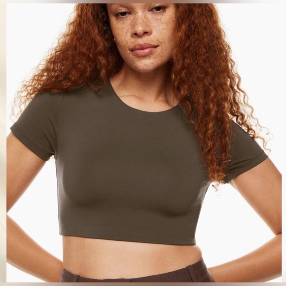 Babaton Tops - Artizia Babaton  contour sculpting Cropped Crewneck Tee